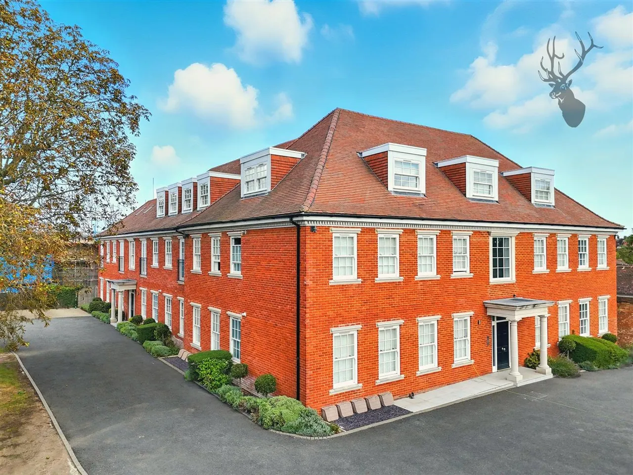 2 bed flat for sale, Manor Road, Chigwell, IG7