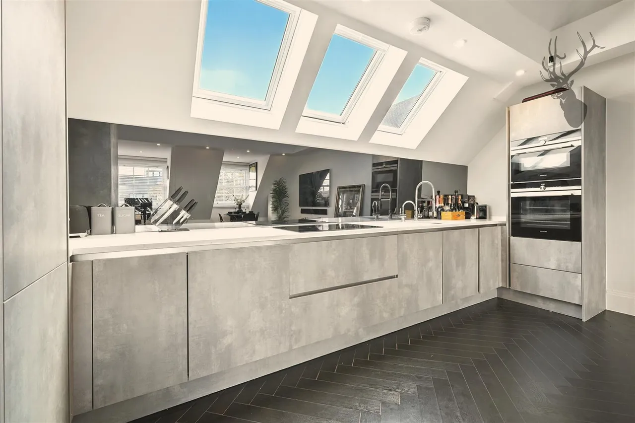 Manor Road, Chigwell, IG7, photo 7