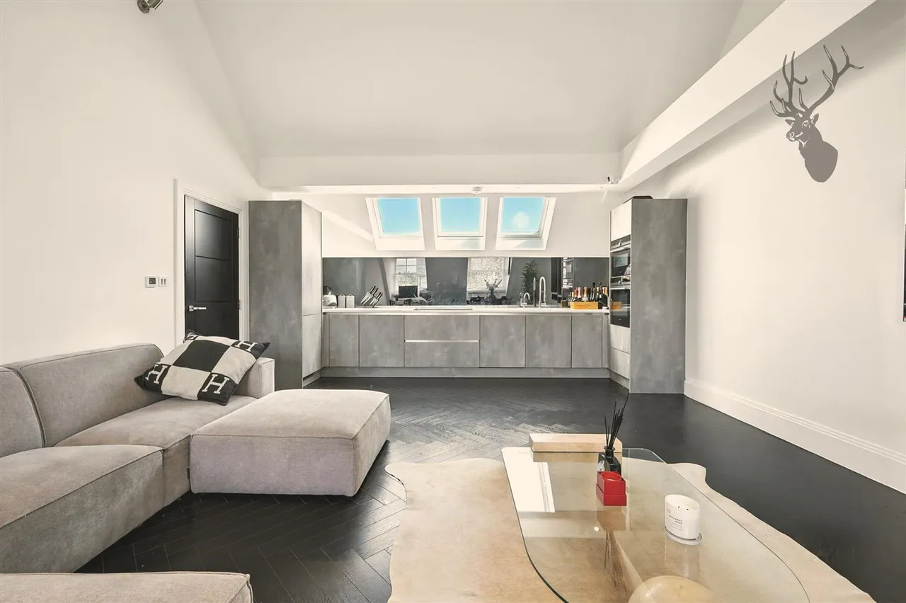 Manor Road, Chigwell, IG7, photo 6
