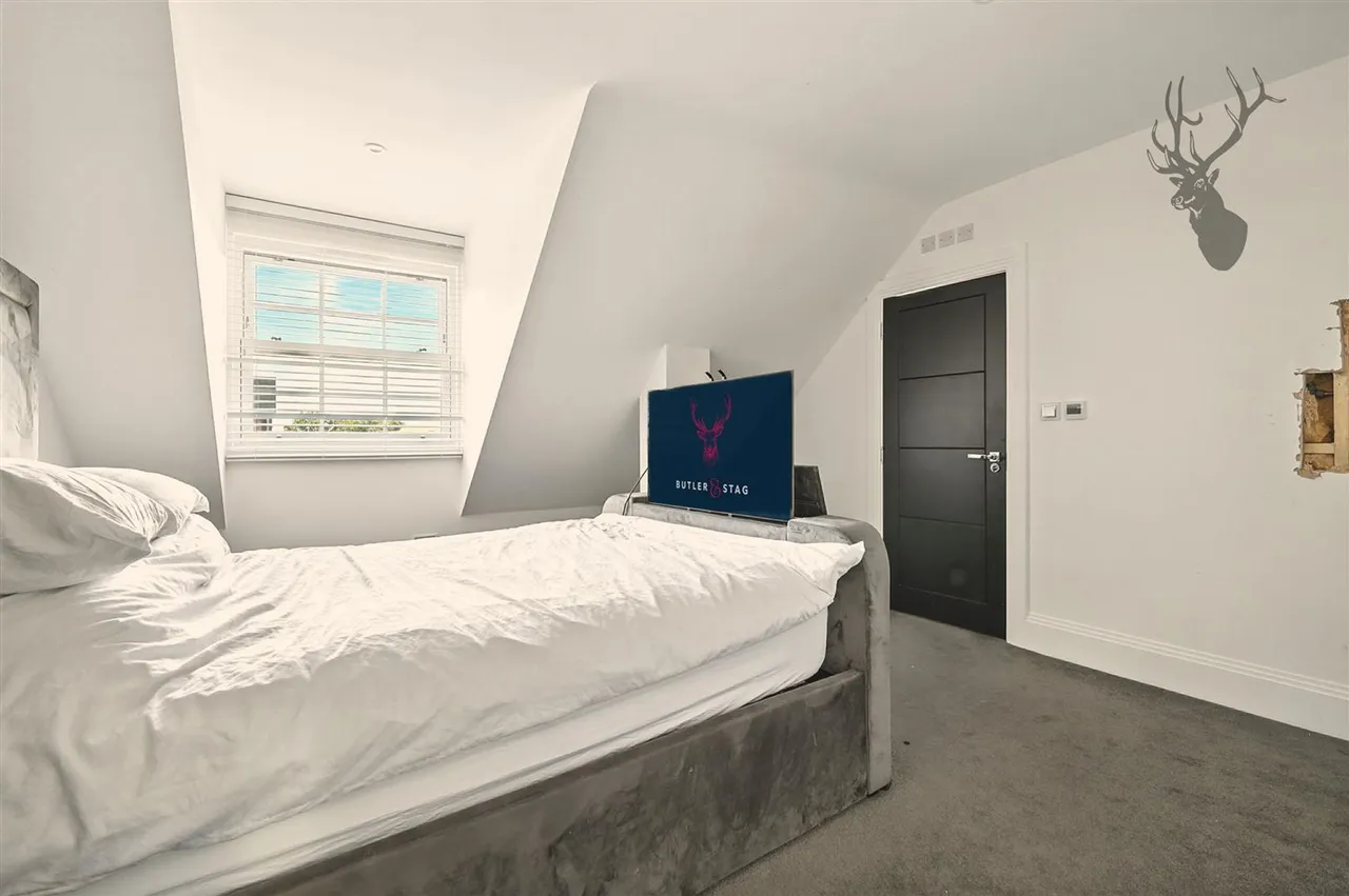 Manor Road, Chigwell, IG7, photo 11