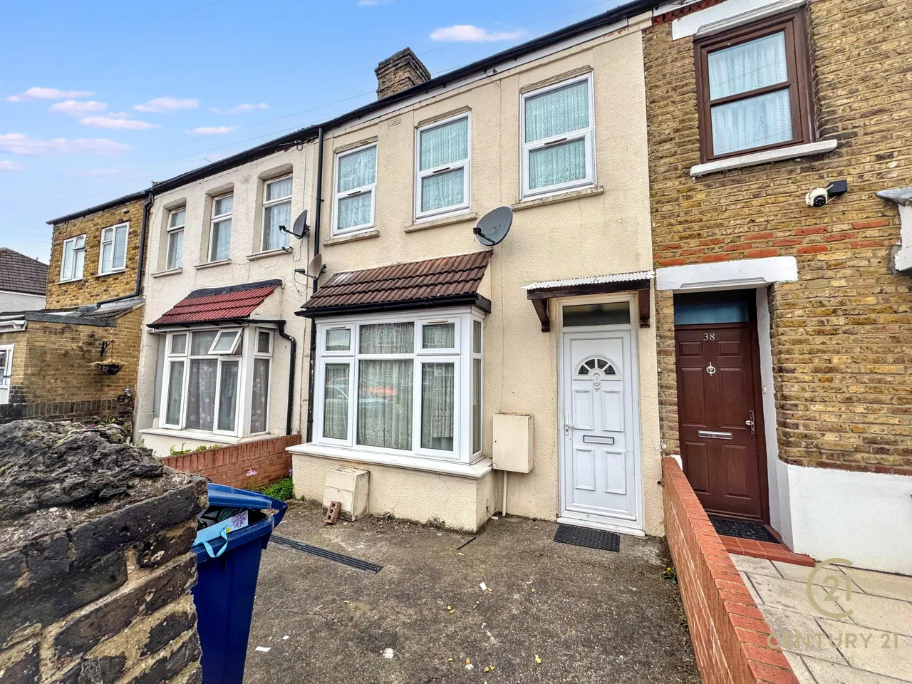 3 bed property for sale, Endsleigh Road, Southall, UB2