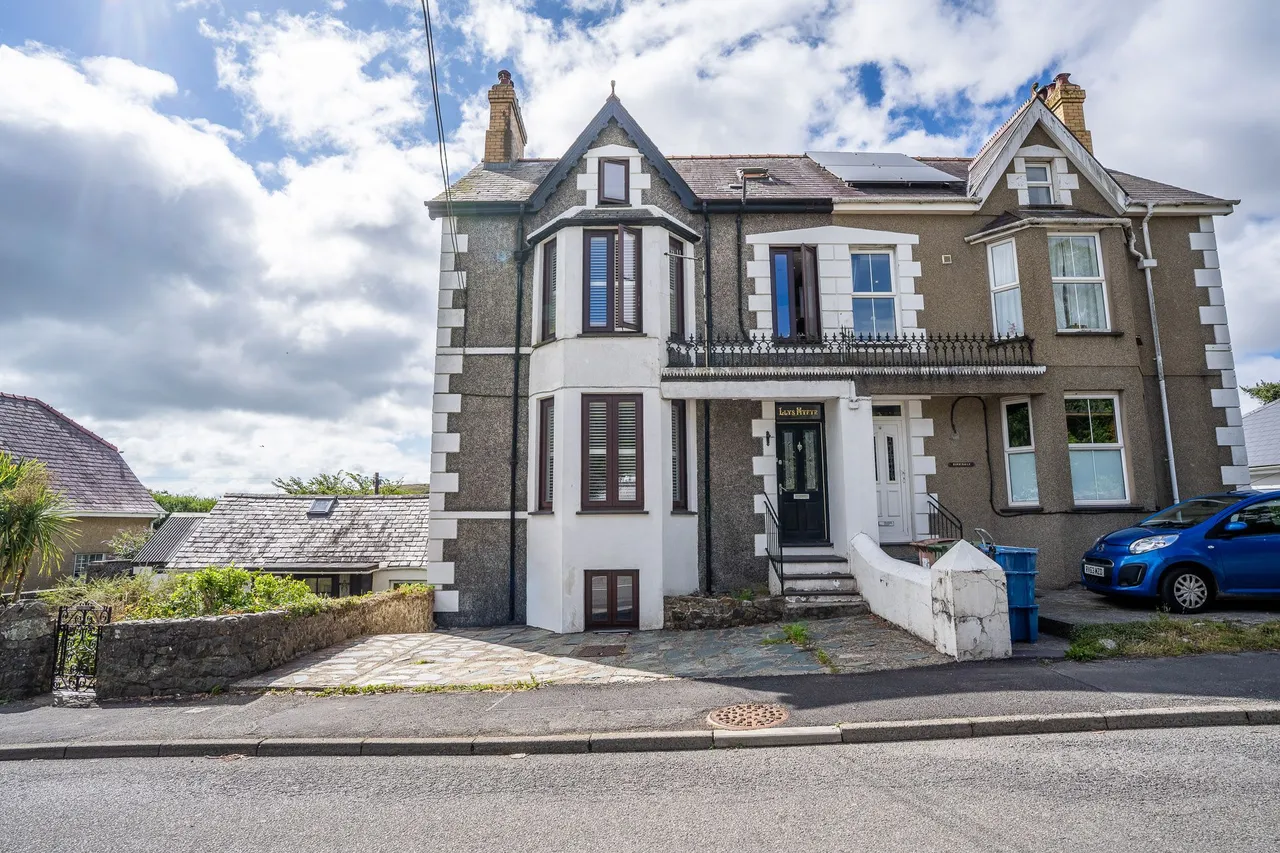 4 bed house for sale — Llys Myfyr, Llanbedrog, Pwllheli, Gwynedd, LL53 7NU