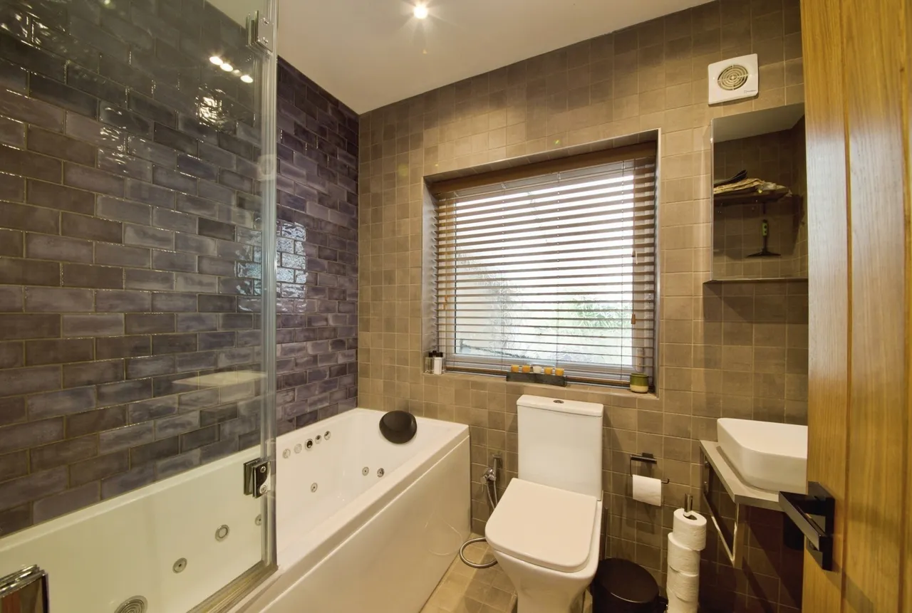 South Lodge Drive, LONDON, London, N14, photo 17