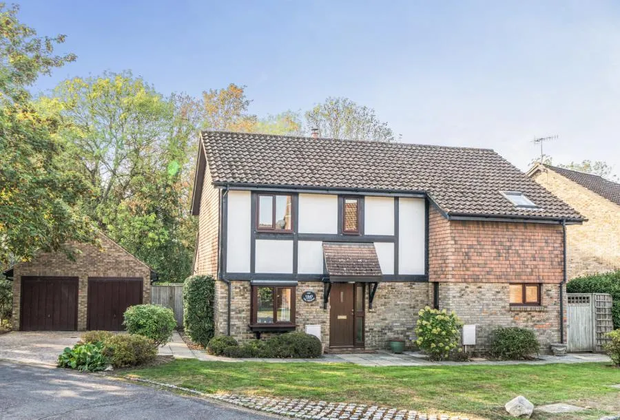 The Fieldings, Horley, RH6, photo 19