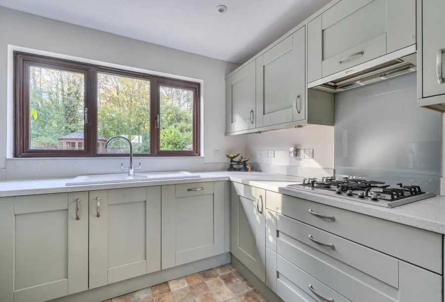 The Fieldings, Horley, RH6, photo 3