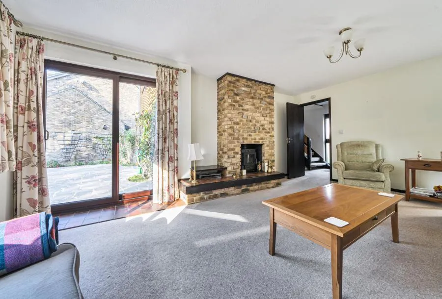 The Fieldings, Horley, RH6, photo 4