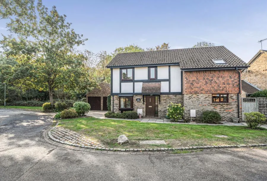 The Fieldings, Horley, RH6, photo 17