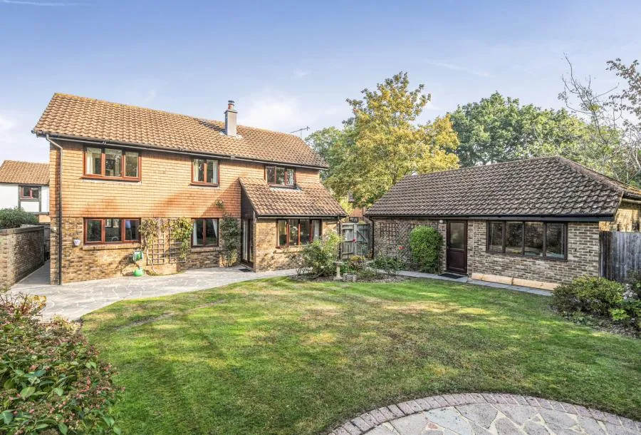 The Fieldings, Horley, RH6, photo 2