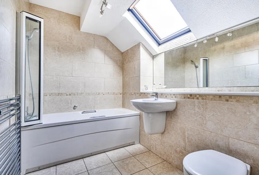 The Fieldings, Horley, RH6, photo 7