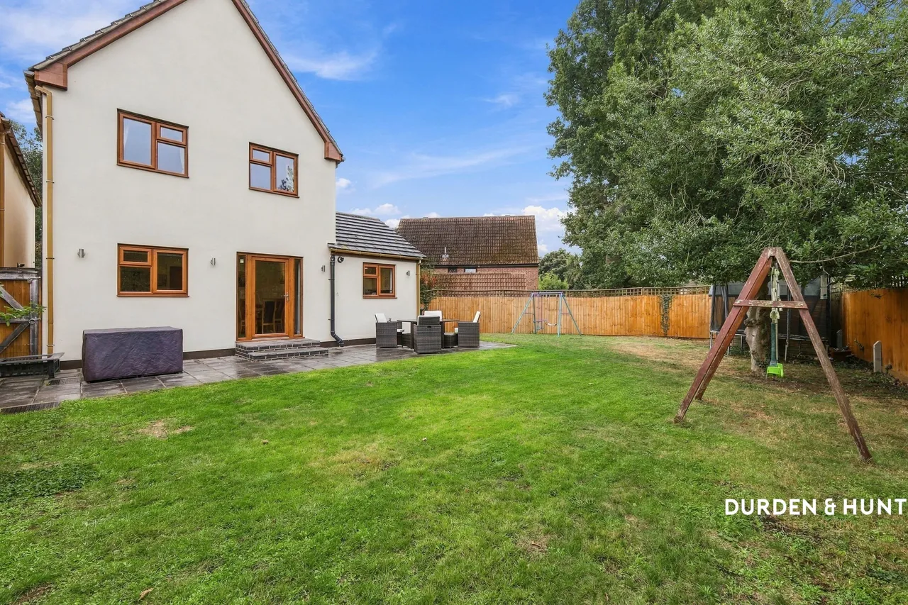 Spinney Close, Rainham, RM13, photo 19