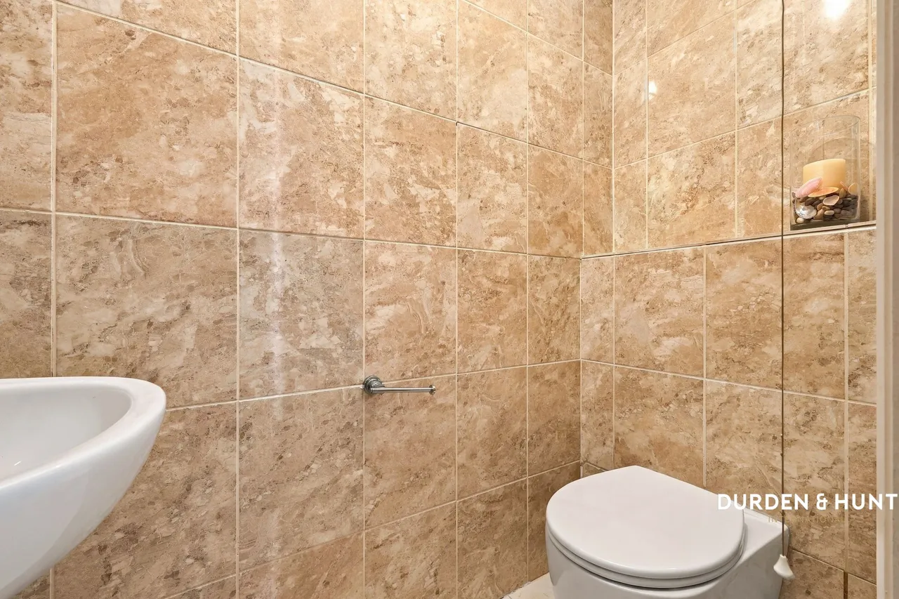 Spinney Close, Rainham, RM13, photo 9