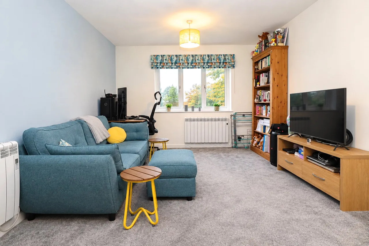 Calluna Court, Woking, GU22, photo 3