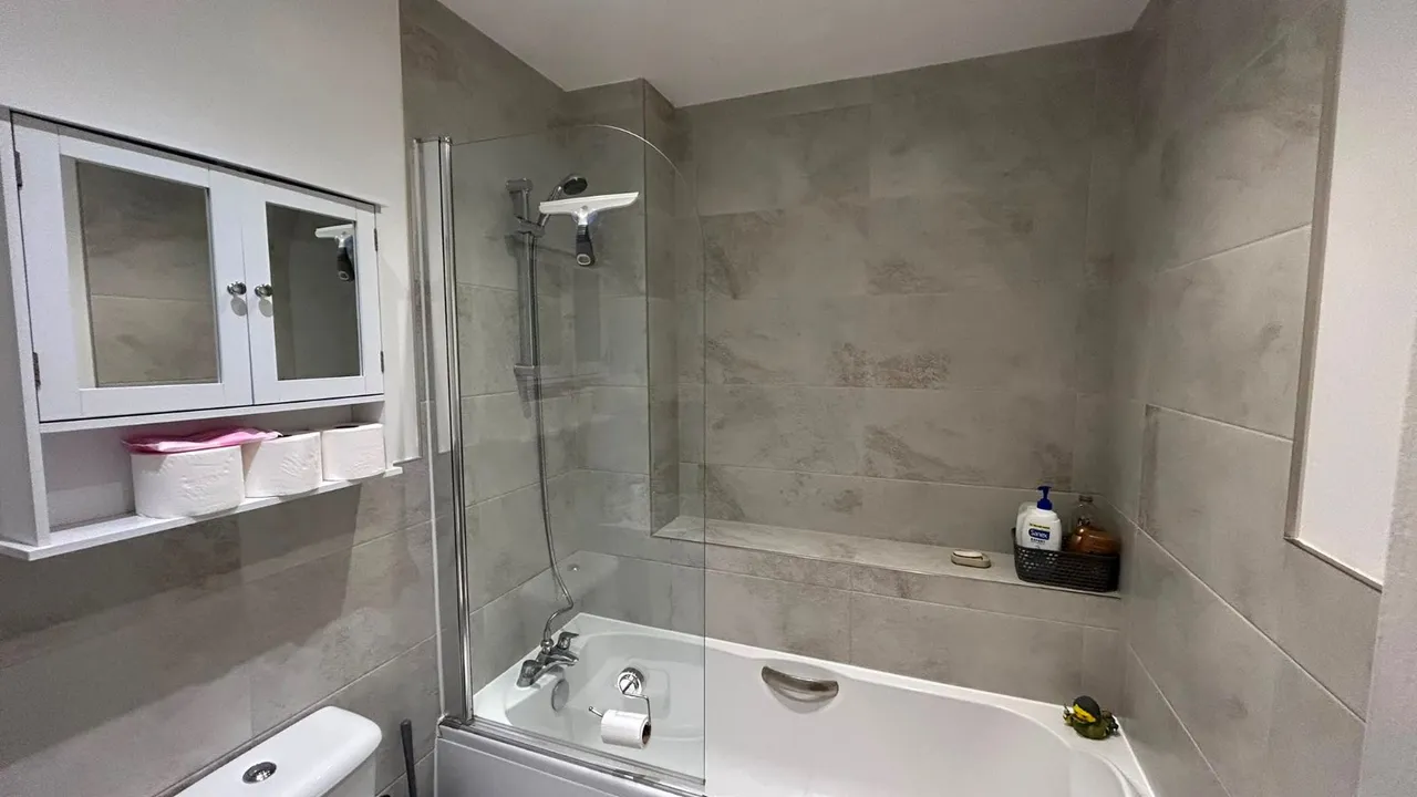 Red Gables Court, Church Leigh, ST10, photo 8