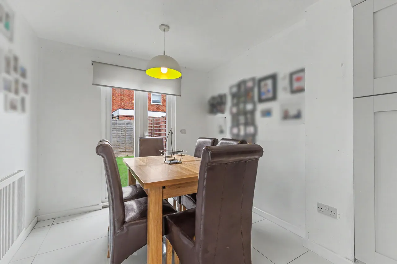 Blacksmiths Close, South Littleton, WR11, photo 7