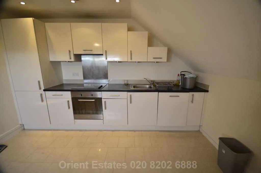 Greyhound Hill, Hendon, NW4 4JE, photo 7