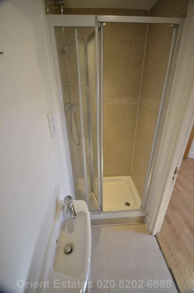 Greyhound Hill, Hendon, NW4 4JE, photo 8