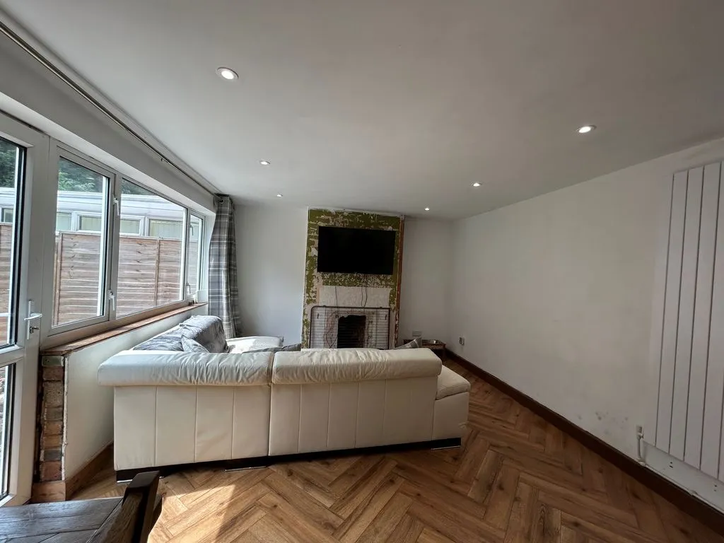Knaves Castle Avenue, Brownhills, WS8, photo 5
