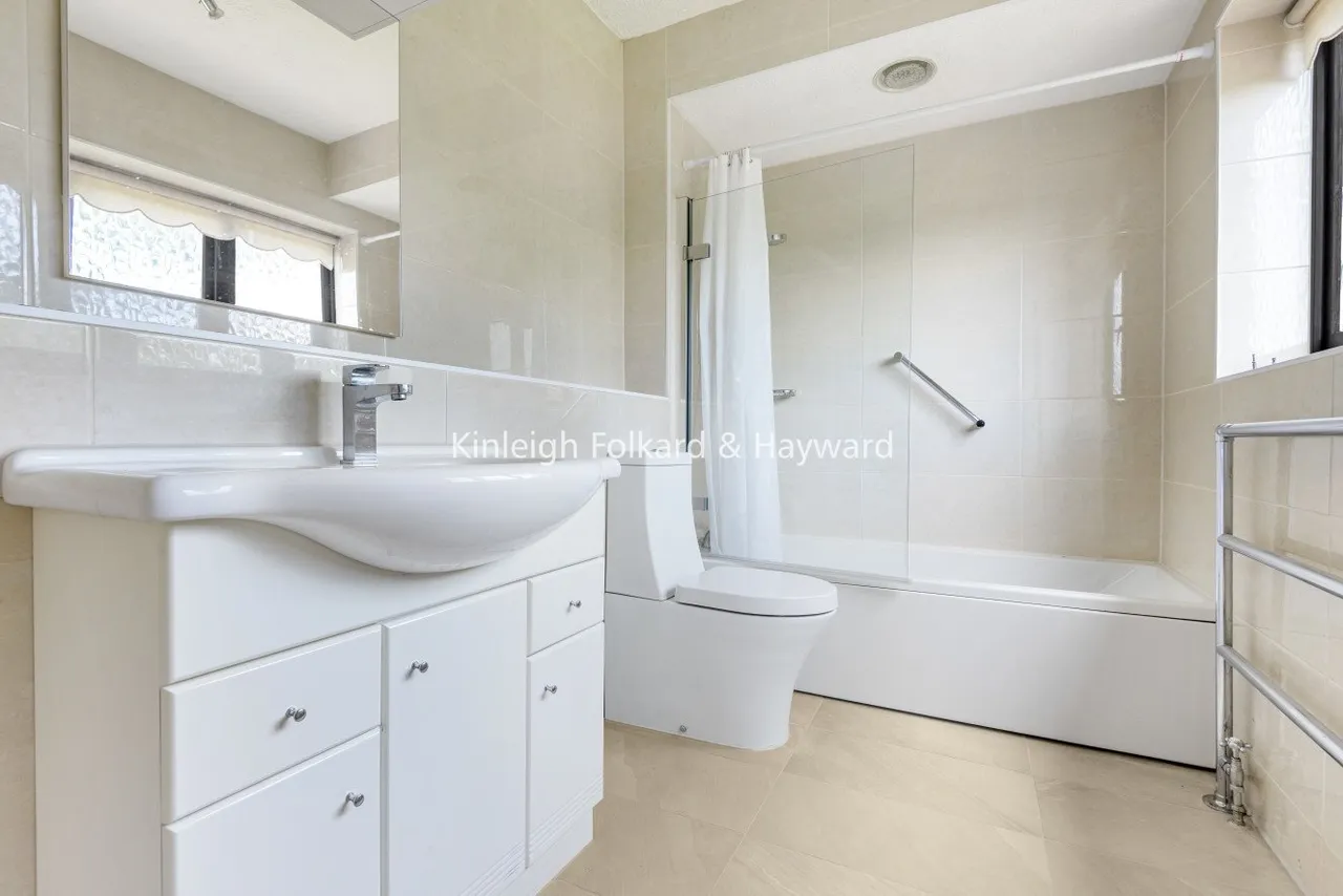 Holmbury Park, Bromley, BR1, photo 6