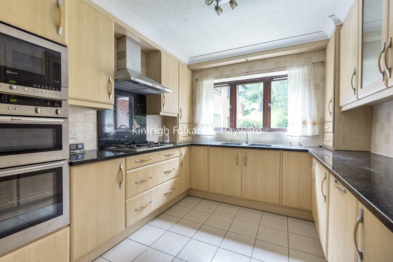 Holmbury Park, Bromley, BR1, photo 3