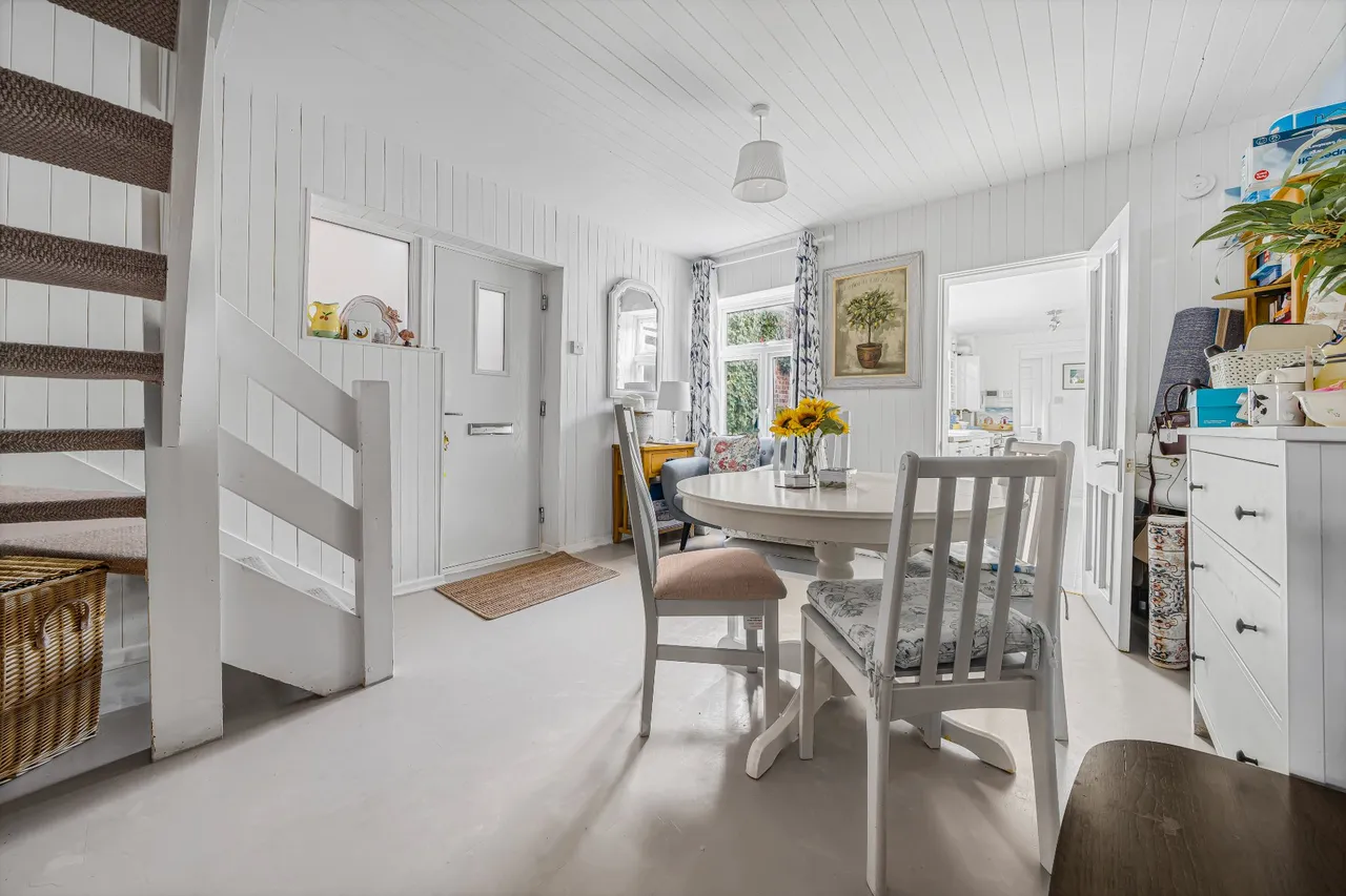 Cambridge Road, Walton On Thames, KT12, photo 6