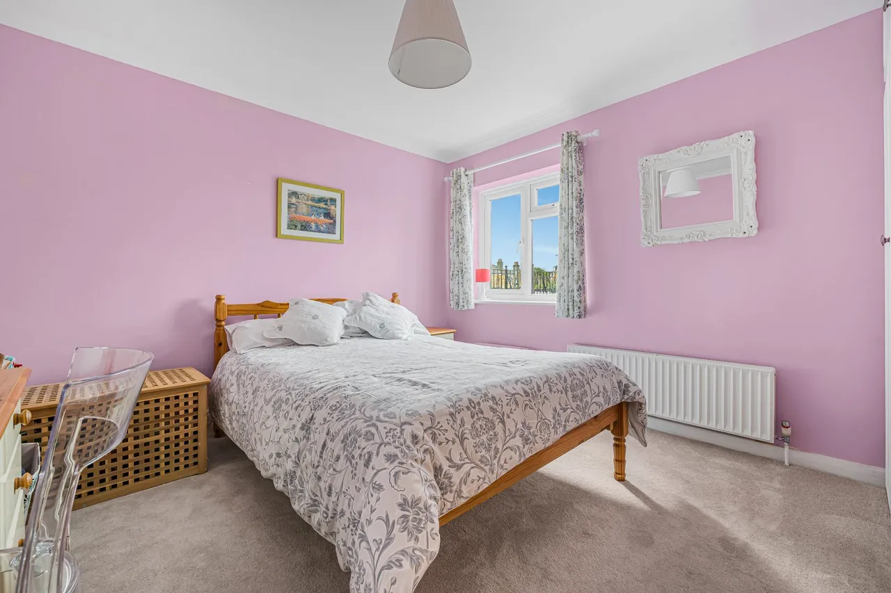 Cambridge Road, Walton On Thames, KT12, photo 9