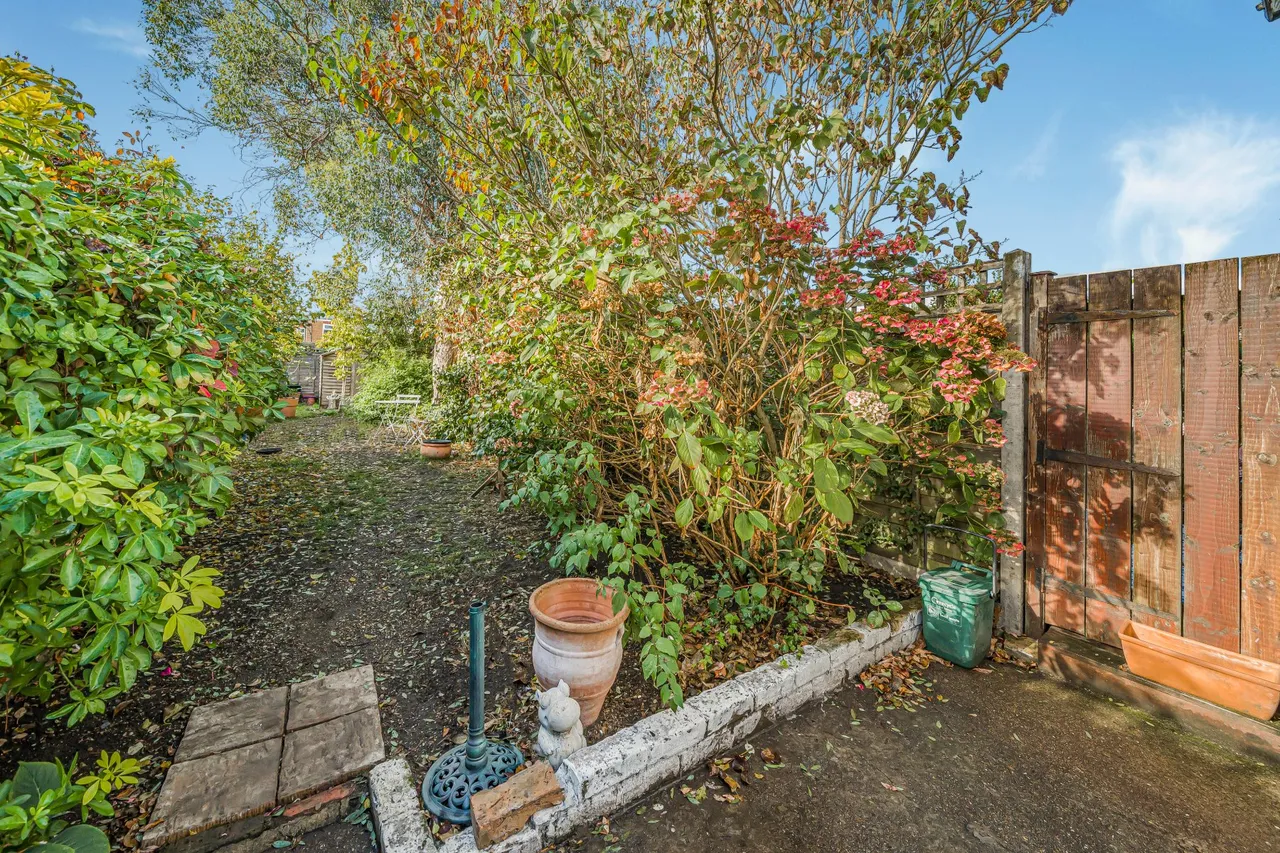 Cambridge Road, Walton On Thames, KT12, photo 4