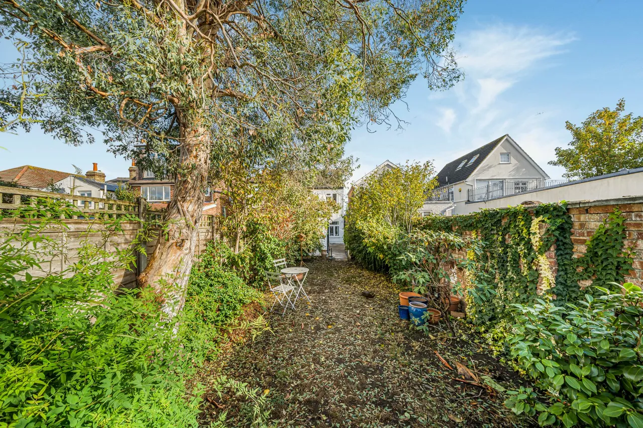 Cambridge Road, Walton On Thames, KT12, photo 11