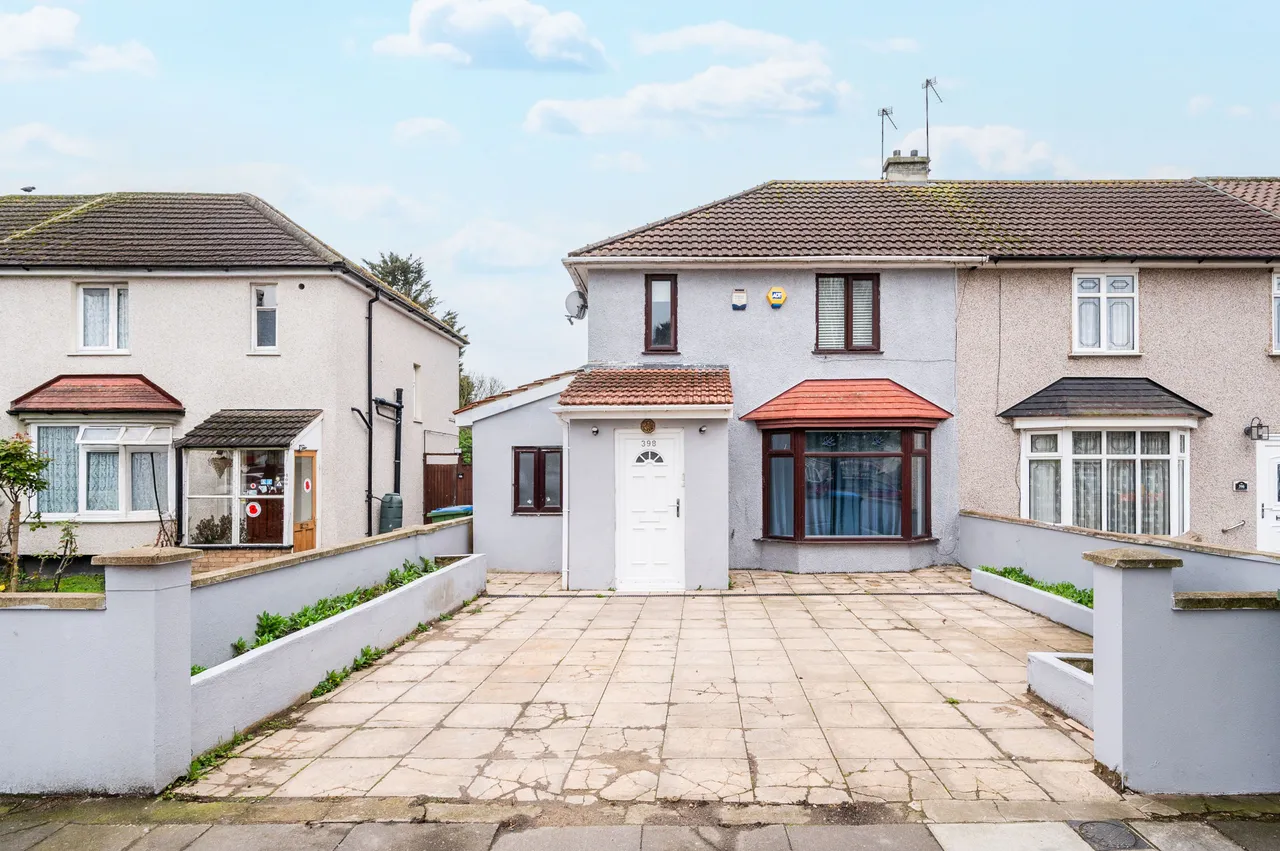 4 bed house for sale — 398 Rochester Way, London