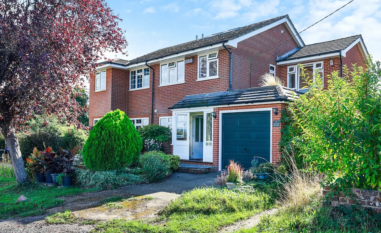 Norfolk Lane, Mid Holmwood, RH5, photo 4