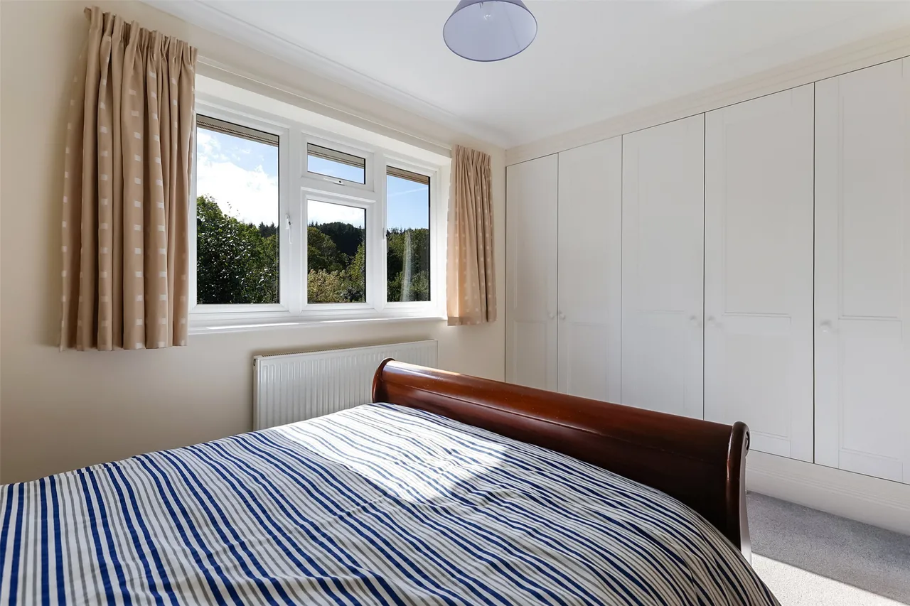 Norfolk Lane, Mid Holmwood, RH5, photo 2