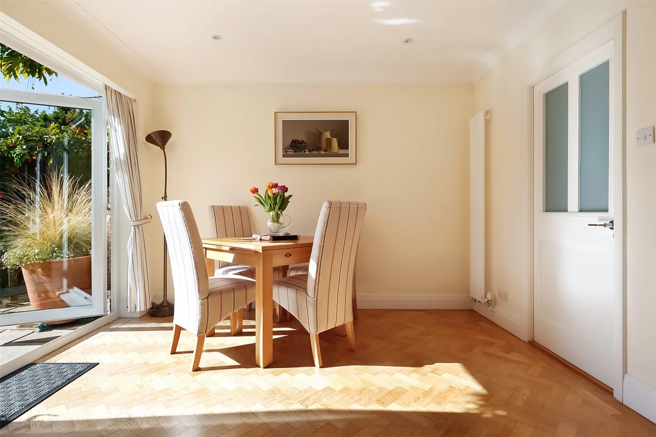 Norfolk Lane, Mid Holmwood, RH5, photo 8