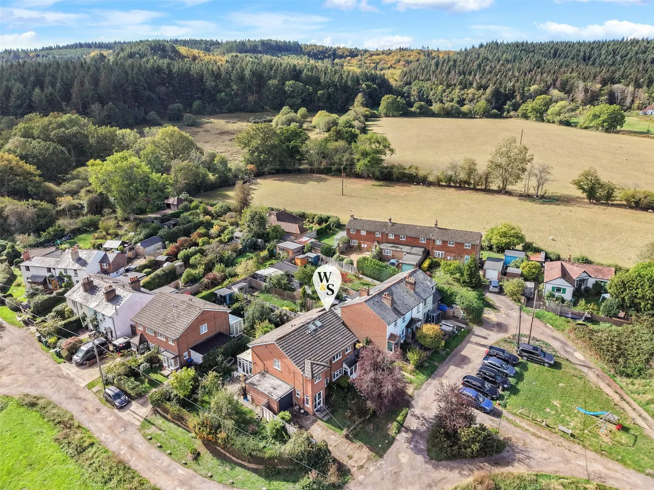 4 bed property for sale, Norfolk Lane, Mid Holmwood, RH5