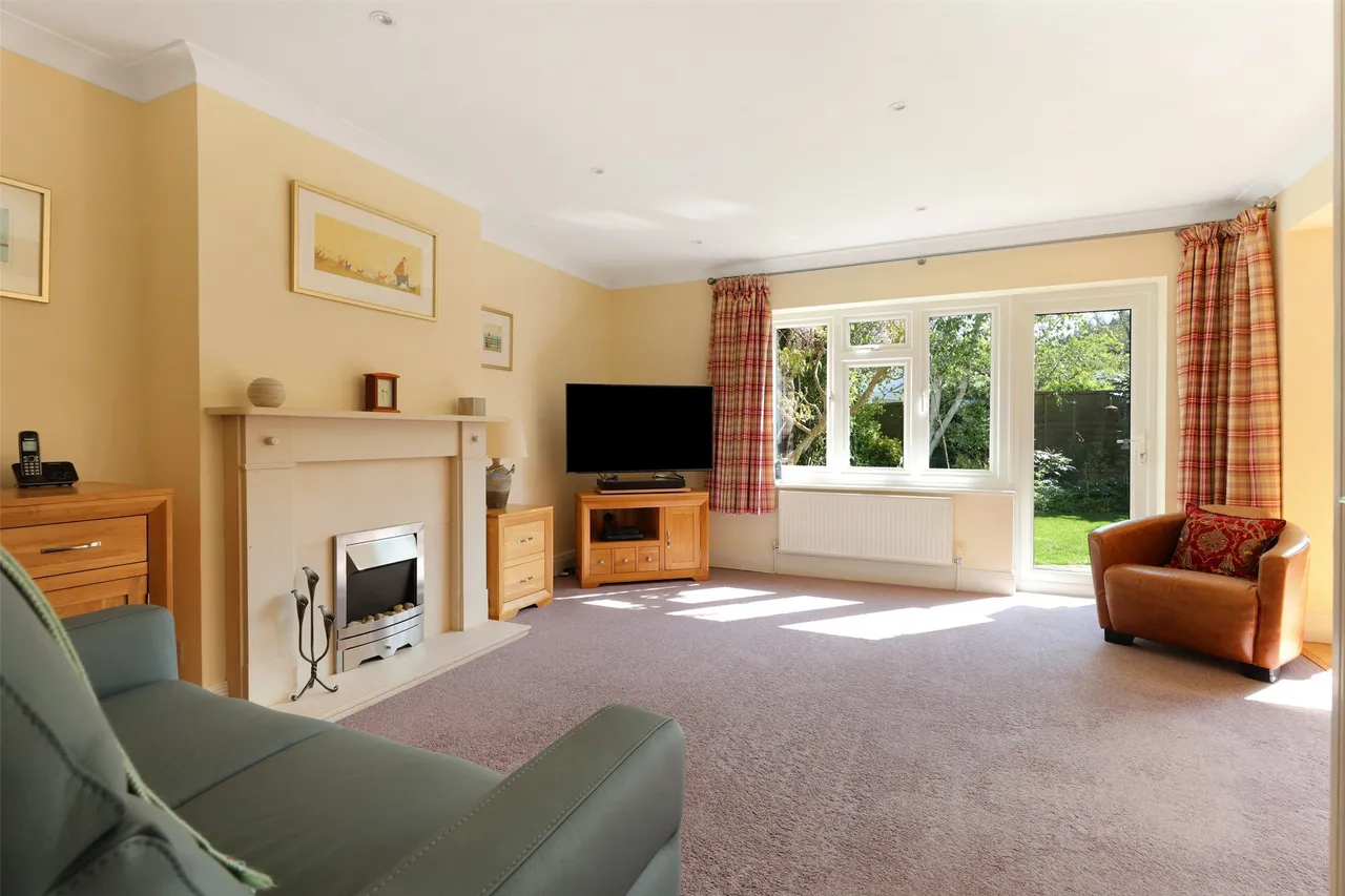 Norfolk Lane, Mid Holmwood, RH5, photo 6