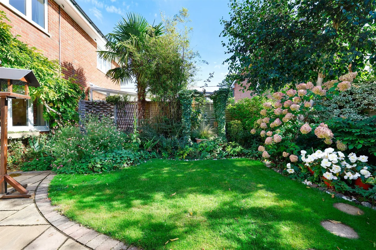Norfolk Lane, Mid Holmwood, RH5, photo 7