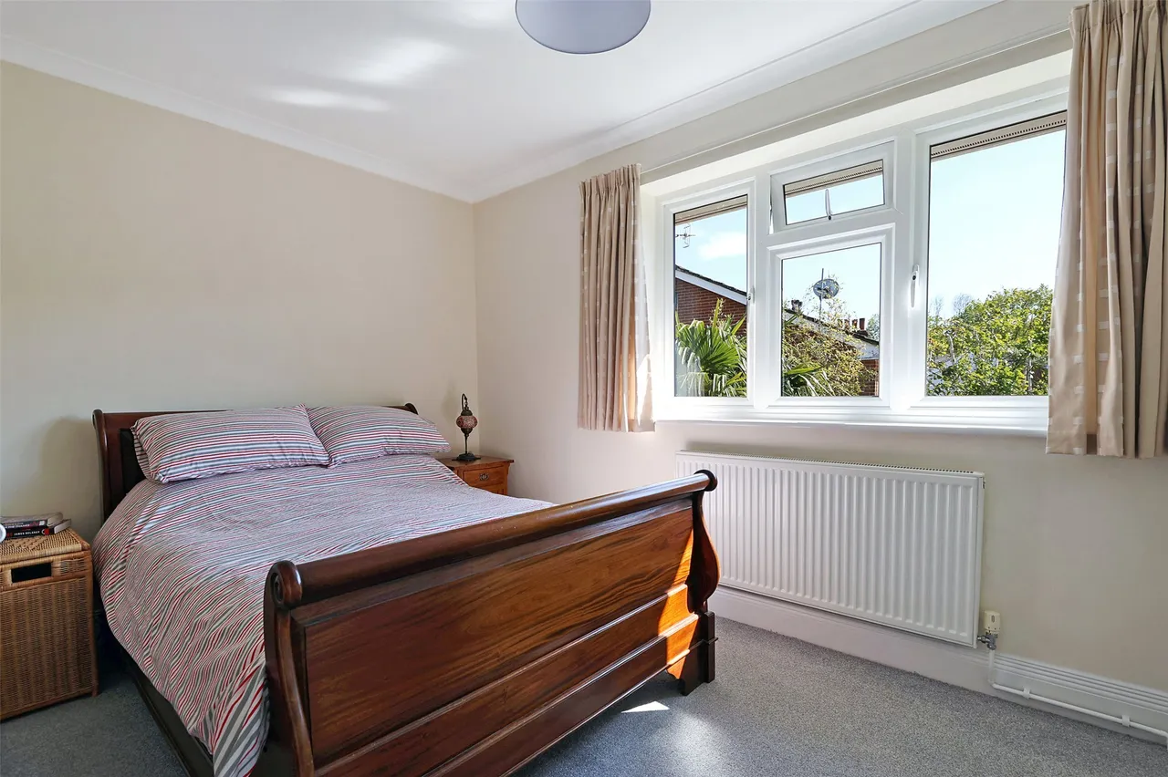 Norfolk Lane, Mid Holmwood, RH5, photo 9
