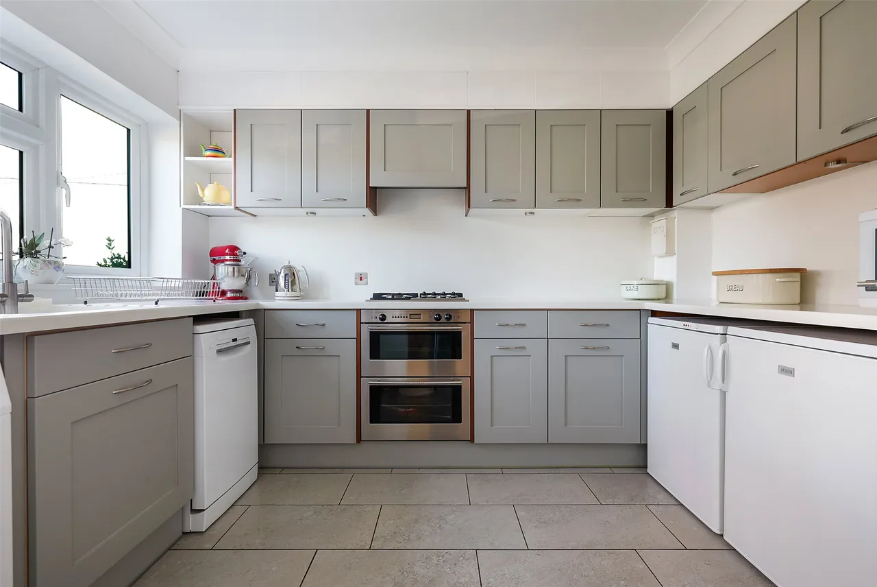 Norfolk Lane, Mid Holmwood, RH5, photo 5