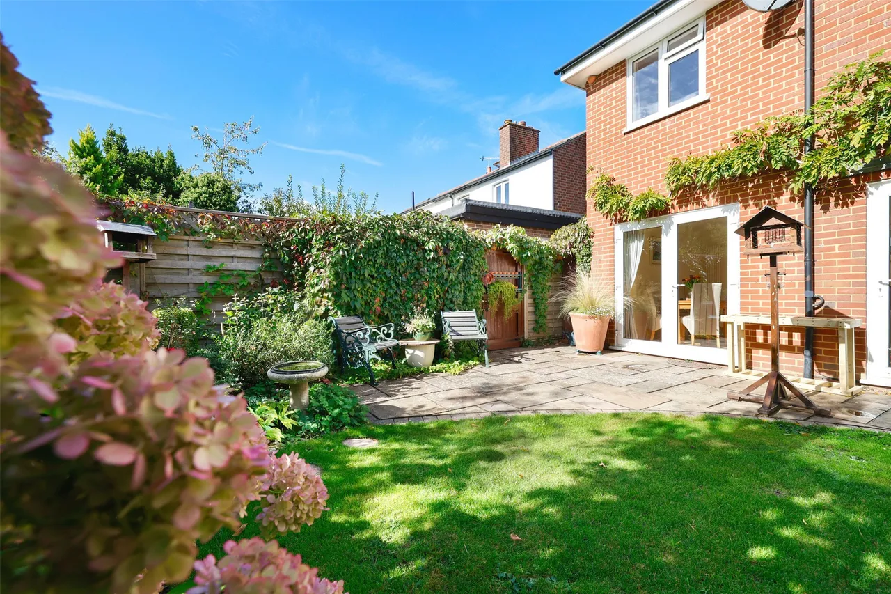 Norfolk Lane, Mid Holmwood, RH5, photo 13