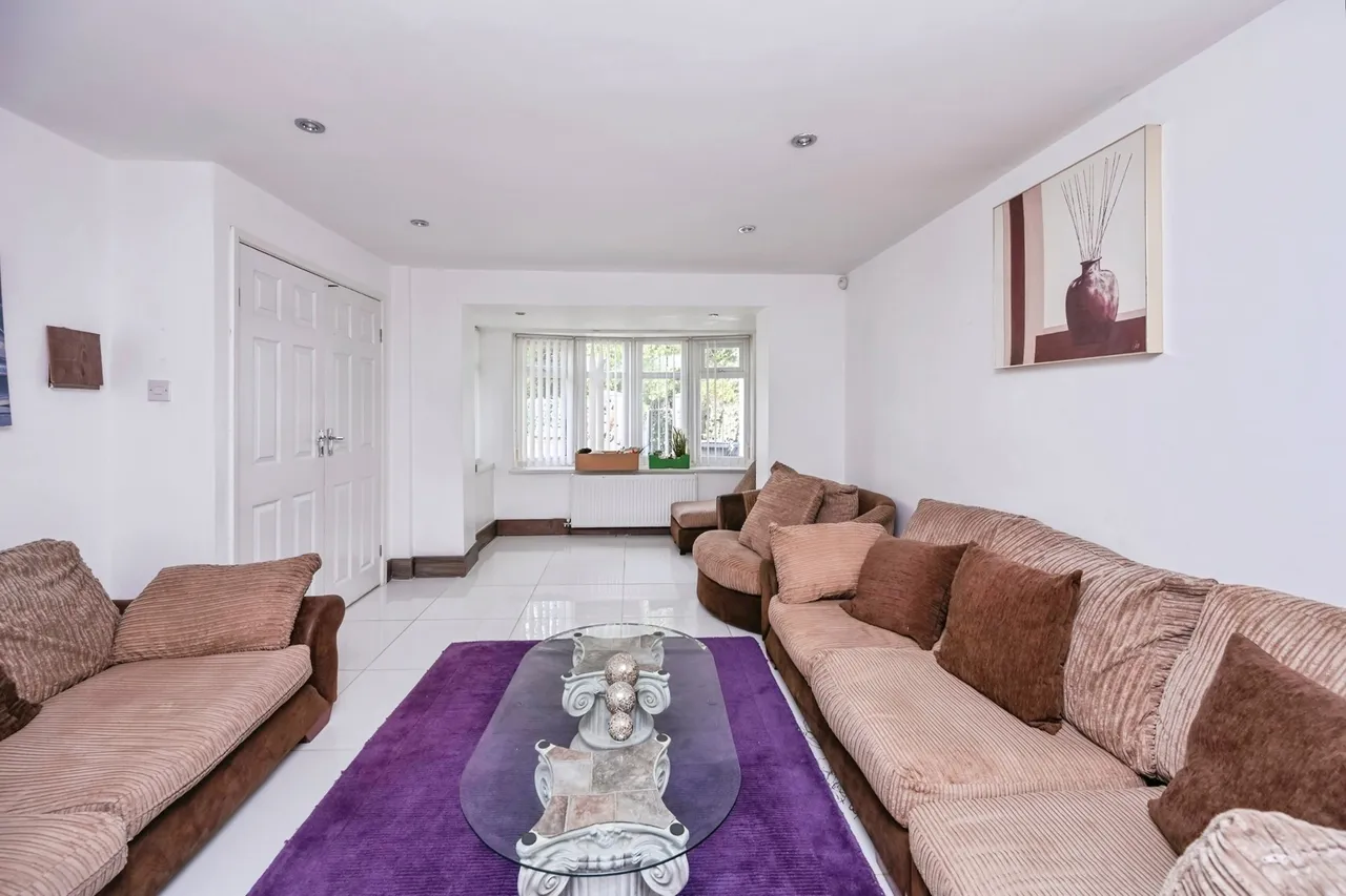 Lydiate Lane, L25, photo 5