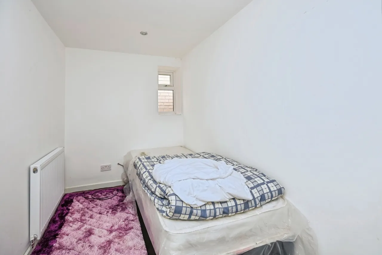 Lydiate Lane, L25, photo 11