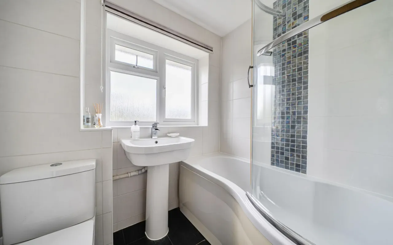 Wellpond Close, Sharnbrook, Bedford, photo 18