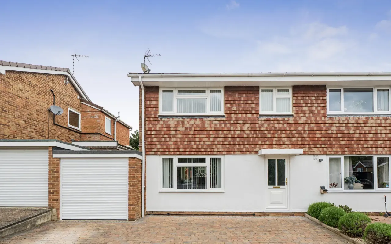 3 bed property for sale — Wellpond Close, Sharnbrook, Bedford