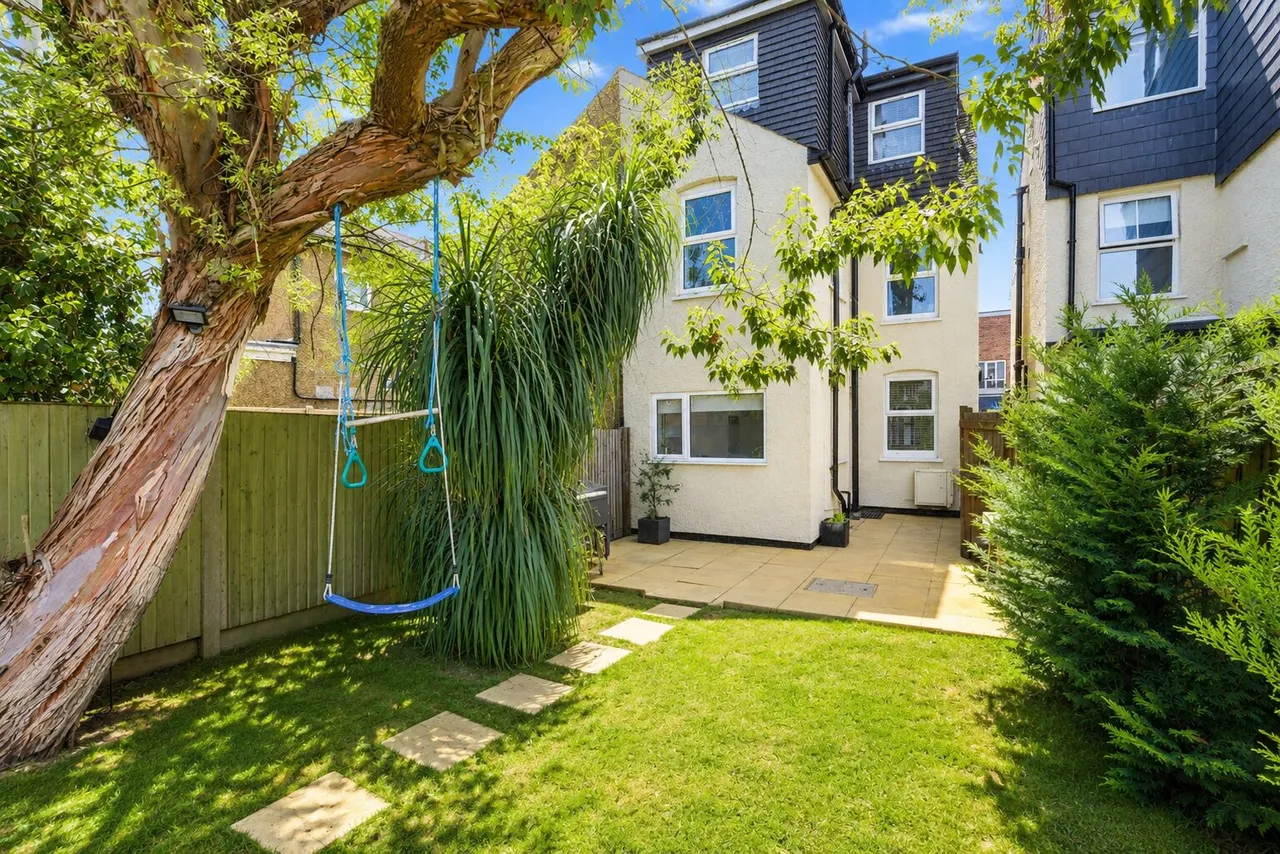 4 bed house for sale, High Street, London Colney, AL2