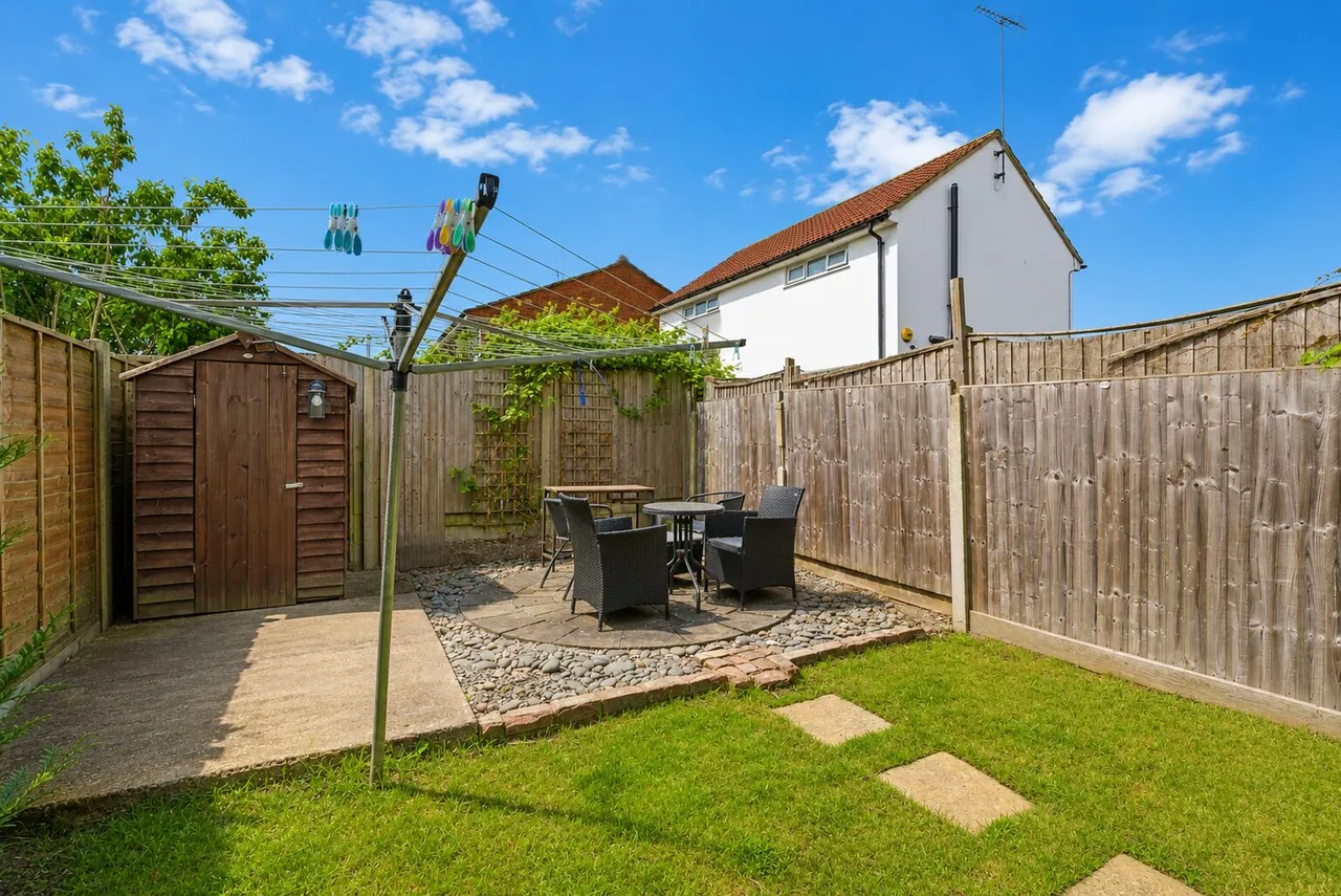 High Street, London Colney, AL2, photo 21