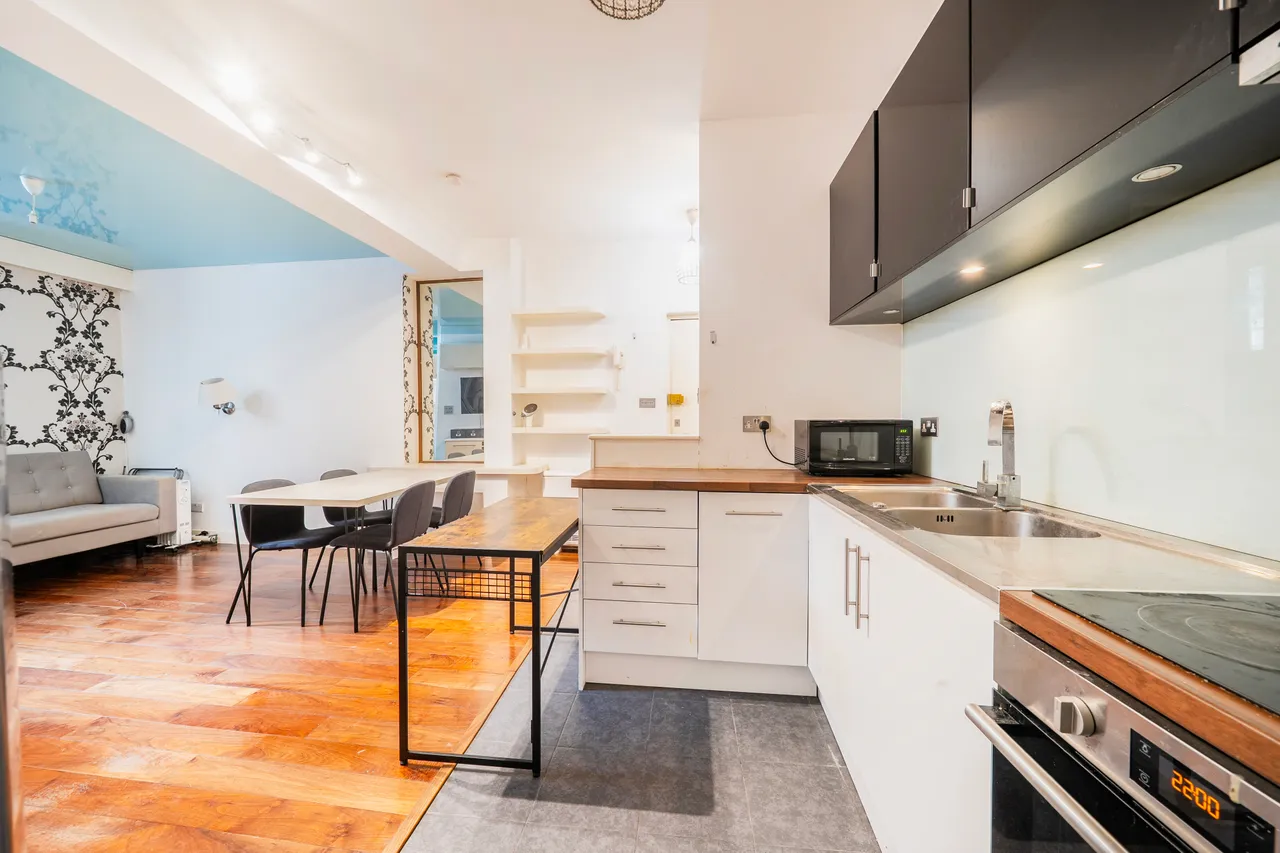 Flat 7, 1 Ambrosden Avenue, London, photo 7
