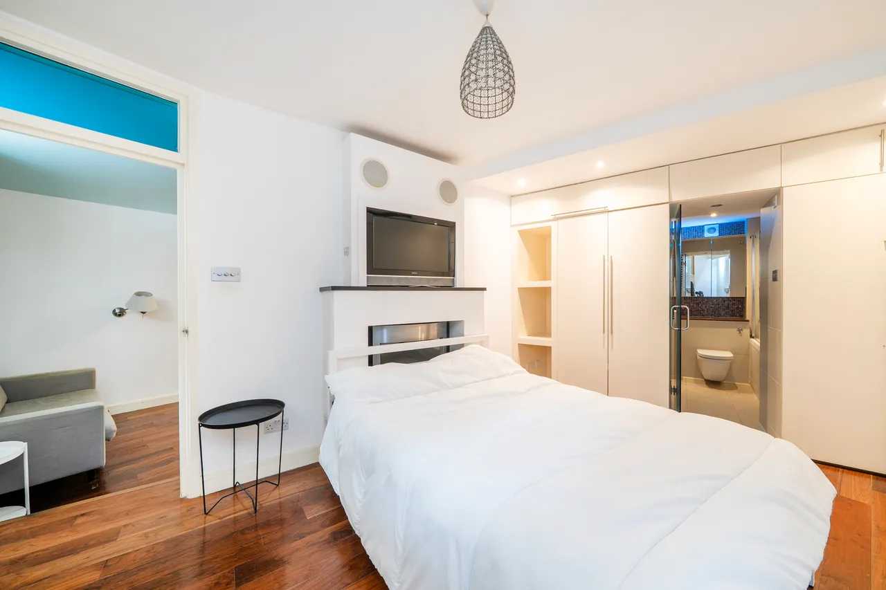 Flat 7, 1 Ambrosden Avenue, London, photo 6