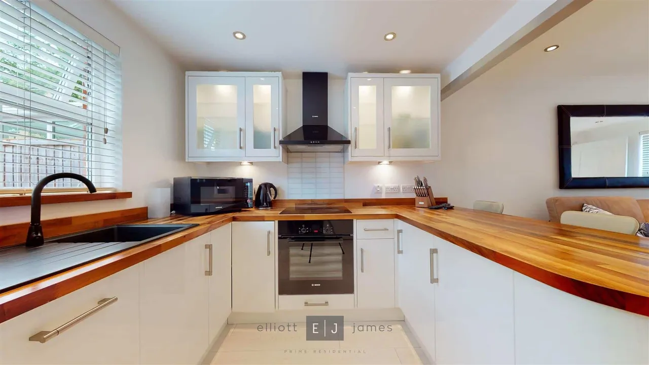 Karina Close, Chigwell, photo 6