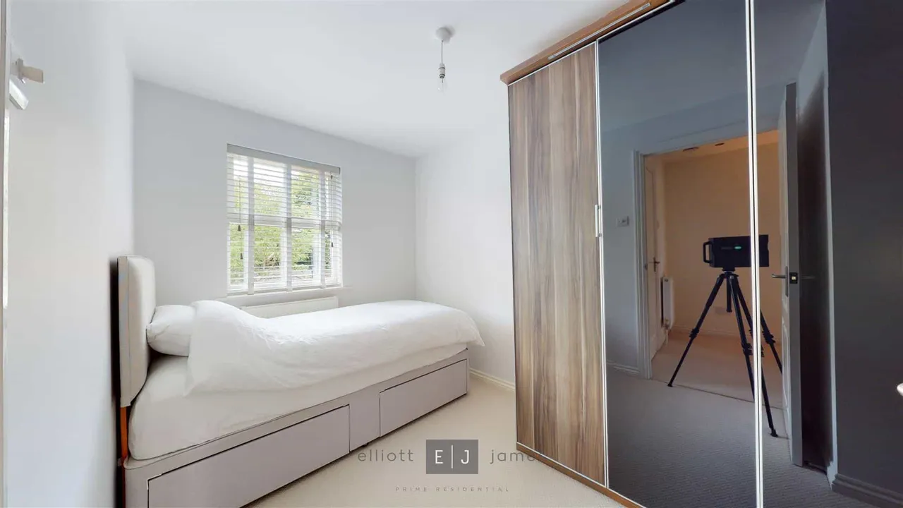 Karina Close, Chigwell, photo 8