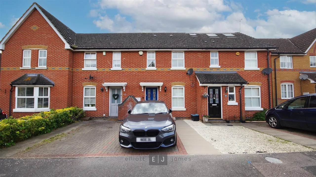 2 bed house to rent — Karina Close, Chigwell