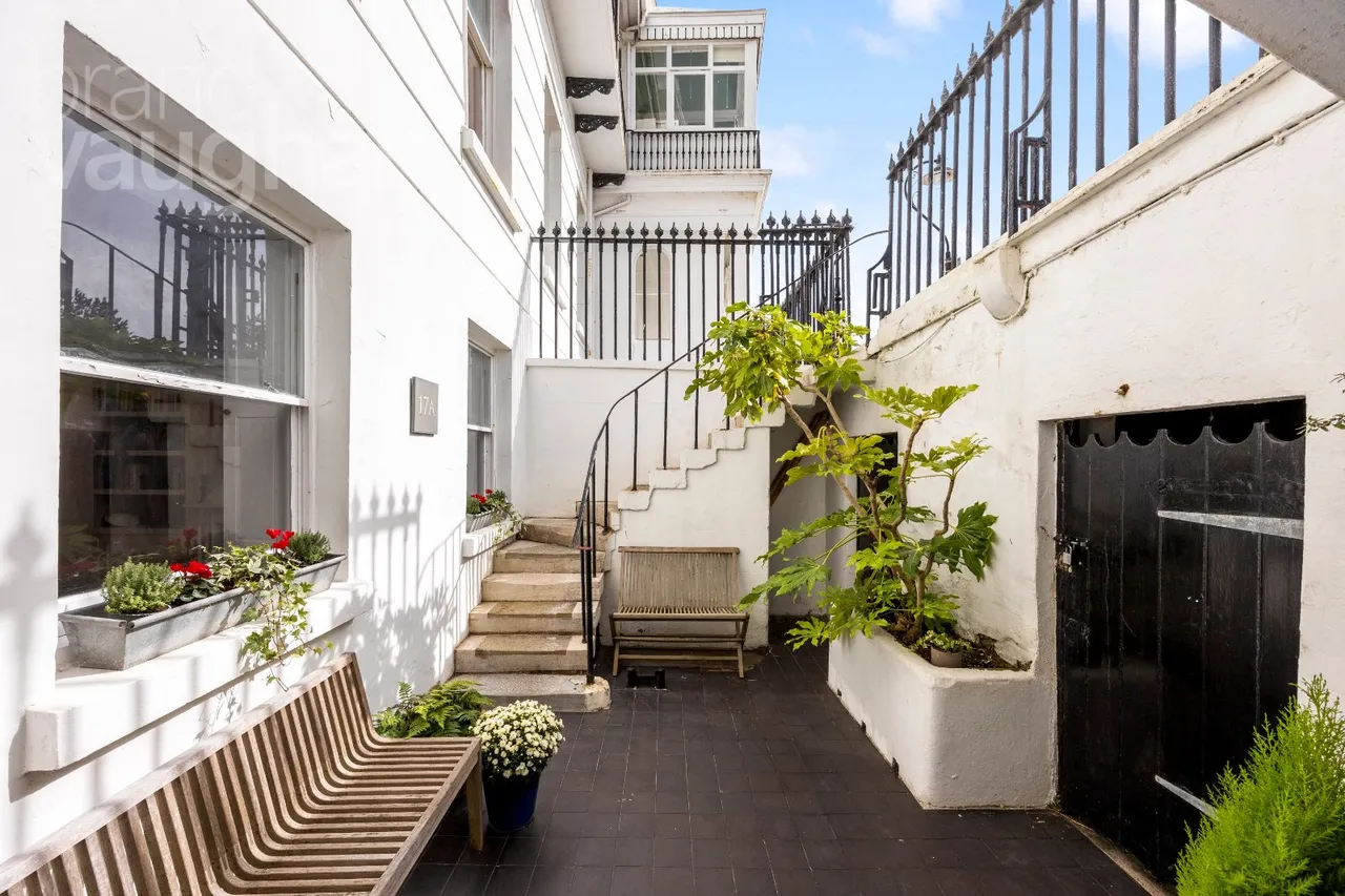 Lewes Crescent, Brighton, BN2, photo 3