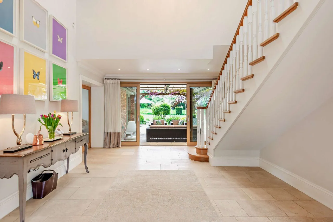 Winkfield Lane, Winkfield, Windsor, Berkshire, SL4 4QU, photo 6